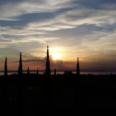 Calmasino Apartament